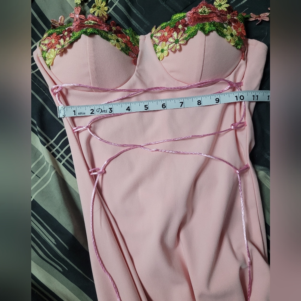 Elegant Pink Floral-Trimmed Dress - Picture 5 of 6